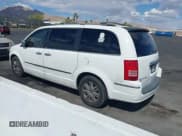 ✅ 2010 Chrysler Town & Country Limited • VIN: 2A4RR7DX1AR357668 • Lot: 42173545. Wystawiony na IAAI z przebiegiem 114 486 mil. Bezpłatny archiwum sprzedaży aukcyjnych z USA i szczegółowy raport historii pojazdu na DreamBid. Zdjęcie 3.