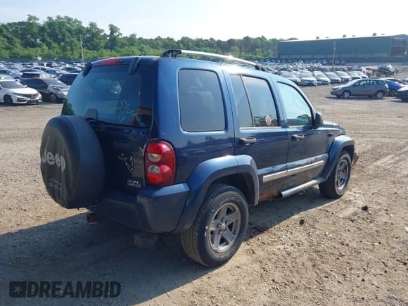 ✅ 2007 Jeep Liberty Limited • VIN: 1J4GL58K97W537119 • Lot: 42800565. Listed on IAAI with 151,903 mi. Free auction sales archive from the USA and detailed vehicle history report at DreamBid. Image 4.