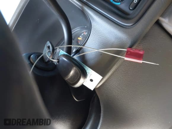 ✅ 2006 Chevrolet Silverado 1500 LT1 • VIN: 2GCEK13T561216161 • Лот: 41971967. Опубликован ранее на IAAI с пробегом 256 286 миль. Бесплатный доступ к архиву аукционных продаж из США и подробный отчёт об истории автомобиля на DreamBid. Изображение 11.