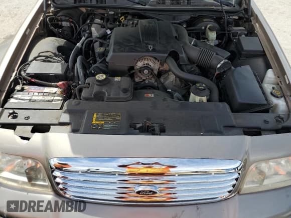 ✅ 2003 Ford Crown Victoria LX • VIN: 2FAHP74W63X124565 • Lot: 71051034. Wystawiony na Copart z przebiegiem 89 976 mil. Bezpłatny archiwum sprzedaży aukcyjnych z USA i szczegółowy raport historii pojazdu na DreamBid. Zdjęcie 11.