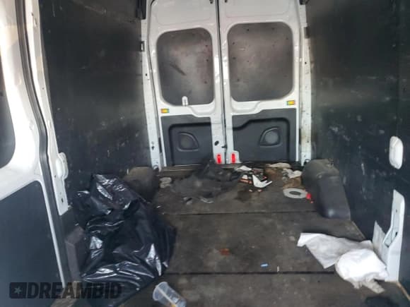 ✅ 2017 Ford Transit • VIN: 1FTBW2XM2HKB21558 • Lot: 43265885. Wystawiony na Copart z przebiegiem Nie podano. Bezpłatny archiwum sprzedaży aukcyjnych z USA i szczegółowy raport historii pojazdu na DreamBid. Zdjęcie 10.