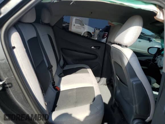 2017 Chevrolet Bolt EV LT z VIN 1G1FW6S03H4182721, wystawiony jako Copart lot #82183373 z przebiegiem 58 144 mil mil oraz . Historia ofert i sprzedaży dostępna na DreamBid. Obrazek 10.