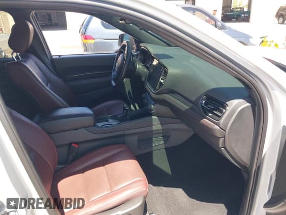 ✅ 2024 Dodge Durango GT Plus • VIN: 1C4RDJDGXRC154106 • Lot: 42380956. Wystawiony na IAAI z przebiegiem 12 189 mil. Bezpłatny archiwum sprzedaży aukcyjnych z USA i szczegółowy raport historii pojazdu na DreamBid. Zdjęcie 5.