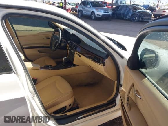 ✅ 2011 BMW 3 Series 328i xDrive • VIN: WBAPK7C57BA821826 • Lot: 43658360. Wystawiony na IAAI z przebiegiem 151 700 mil. Bezpłatny archiwum sprzedaży aukcyjnych z USA i szczegółowy raport historii pojazdu na DreamBid. Zdjęcie 5.