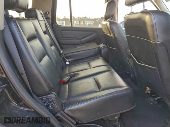 ✅ 2006 Ford Explorer Limited • VIN: 1FMEU75816ZA26172 • Lot: 95816465. Wystawiony na Copart z przebiegiem 193 964 mil. Bezpłatny archiwum sprzedaży aukcyjnych z USA i szczegółowy raport historii pojazdu na DreamBid. Zdjęcie 11.