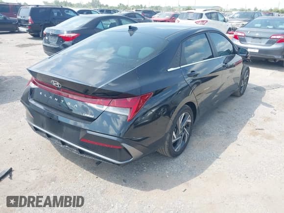 ✅ 2025 Hyundai Elantra Limited • VIN: KMHLP4DGXSU964944 • Lot: 43139973. Wystawiony na IAAI z przebiegiem 1 833 mil. Bezpłatny archiwum sprzedaży aukcyjnych z USA i szczegółowy raport historii pojazdu na DreamBid. Zdjęcie 4.