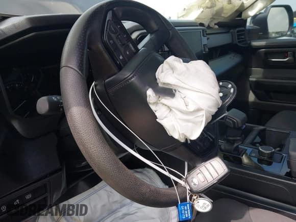 ✅ 2024 Toyota Tundra SR5 • VIN: 5TFLA5AB2RX034534 • Лот: 42381432. Опубликован ранее на IAAI с пробегом 16 639 миль. Бесплатный доступ к архиву аукционных продаж из США и подробный отчёт об истории автомобиля на DreamBid. Изображение 11.