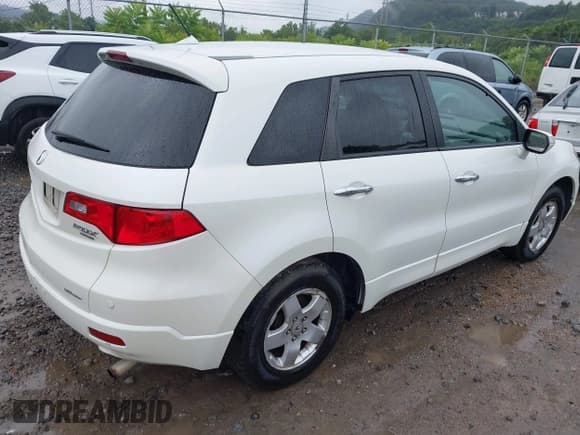 ✅ 2008 Acura RDX Technology • VIN: 5J8TB18548A005982 • Lot: 42671726. Wystawiony na IAAI z przebiegiem 246 932 mil. Bezpłatny archiwum sprzedaży aukcyjnych z USA i szczegółowy raport historii pojazdu na DreamBid. Zdjęcie 4.