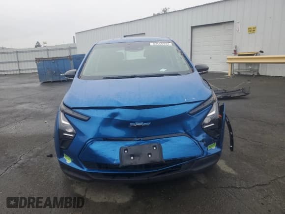 ✅ 2023 Chevrolet Bolt EV 1LT • VIN: 1G1FW6S01P4117896 • Lot: 82560924. Wystawiony na Copart z przebiegiem 18 324 mil. Bezpłatny archiwum sprzedaży aukcyjnych z USA i szczegółowy raport historii pojazdu na DreamBid. Zdjęcie 5.