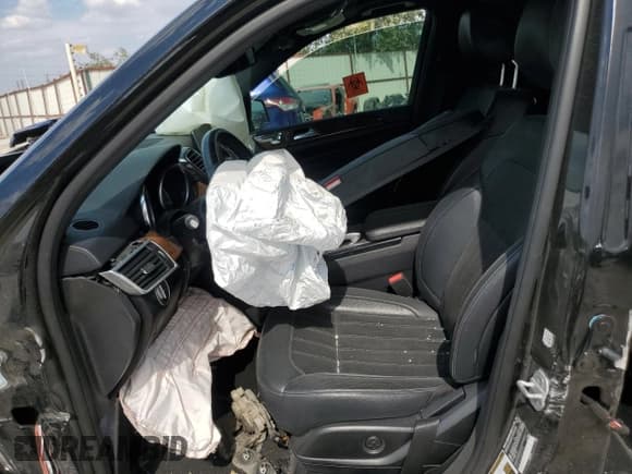 ✅ 2018 Mercedes-Benz GL 450 • VIN: 4JGDF6EE9JA997370 • Lot: 70153693. Listed on Copart with Not provided. Free auction sales archive from the USA and detailed vehicle history report at DreamBid. Image 7.