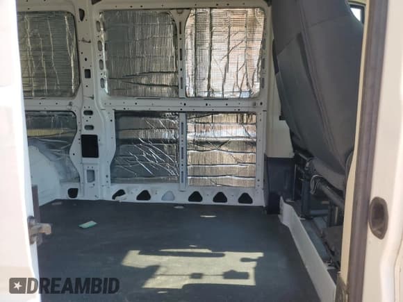 ✅ 2018 Ram ProMaster Cargo • VIN: 3C6TRVAG9JE153245 • Lot: 63442515. Wystawiony na Copart z przebiegiem Nie podano. Bezpłatny archiwum sprzedaży aukcyjnych z USA i szczegółowy raport historii pojazdu na DreamBid. Zdjęcie 11.