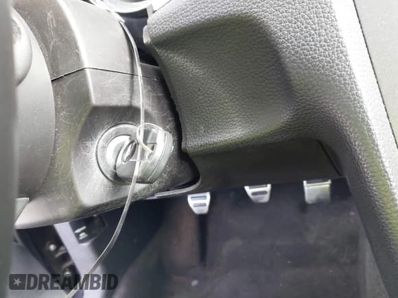 ✅ 2013 Ford Mustang V6 • VIN: 1ZVBP8AM3D5208786 • Lot: 43675092. Listed on IAAI with 30,168 mi. Free auction sales archive from the USA and detailed vehicle history report at DreamBid. Image 11.