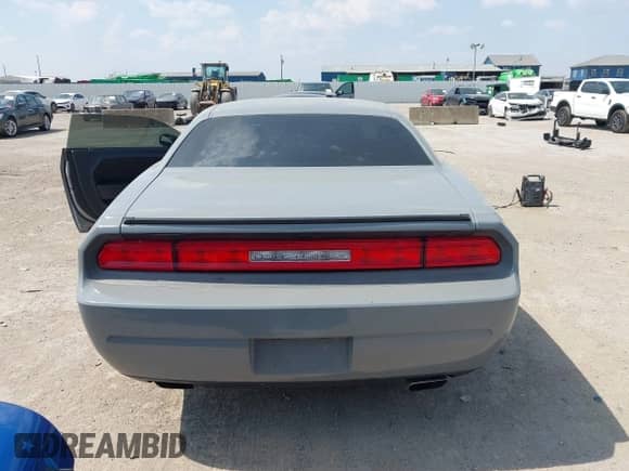 2012 Dodge Challenger SXT Plus z VIN 2C3CDYAG8CH176729, wystawiony jako IAAI lot #43219864 z przebiegiem 165 076 mil mil oraz . Historia ofert i sprzedaży dostępna na DreamBid. Obrazek 17.