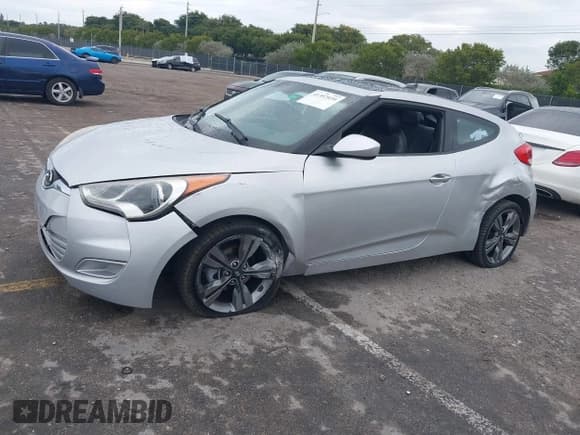 ✅ 2016 Hyundai Veloster • VIN: KMHTC6AD4GU276236 • Lot: 41357039. Wystawiony na IAAI z przebiegiem 48 243 mil. Bezpłatny archiwum sprzedaży aukcyjnych z USA i szczegółowy raport historii pojazdu na DreamBid. Zdjęcie 2.
