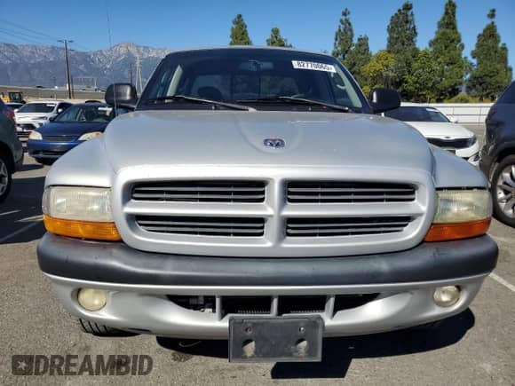 ✅ 2001 Dodge Dakota Sport • VIN: 1B7GL2AN41S137184 • Lot: 82770065. Wystawiony na Copart z przebiegiem 190 696 mil. Bezpłatny archiwum sprzedaży aukcyjnych z USA i szczegółowy raport historii pojazdu na DreamBid. Zdjęcie 5.