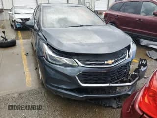 ✅ 2018 Chevrolet Cruze LT • VIN: 3G1BE6SMXJS655198 • Lot: 43238323. Wystawiony na Copart z przebiegiem 32 415 mil. Bezpłatny archiwum sprzedaży aukcyjnych z USA i szczegółowy raport historii pojazdu na DreamBid. Zdjęcie 5.