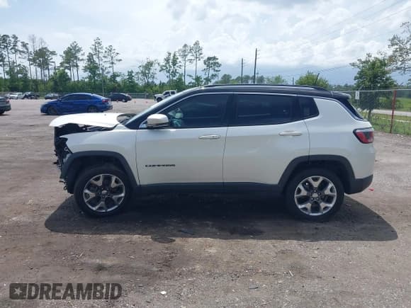 ✅ 2018 Jeep Compass Limited • VIN: 3C4NJDCB6JT178250 • Lot: 42468751. Wystawiony na IAAI z przebiegiem 142 502 mil. Bezpłatny archiwum sprzedaży aukcyjnych z USA i szczegółowy raport historii pojazdu na DreamBid. Zdjęcie 13.