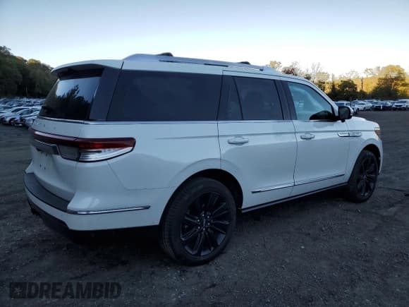 ✅ 2023 Lincoln Navigator Reserve • VIN: 5LMJJ2LGXPEL09907 • Lot: 86465205. Listed on Copart with 14,282 mi. Free auction sales archive from the USA and detailed vehicle history report at DreamBid. Image 3.