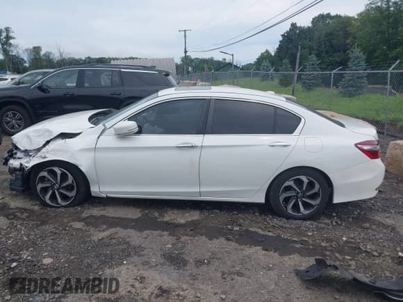 ✅ 2017 Honda Accord EX-L • VIN: 1HGCR2F87HA034102 • Lot: 42639904. Wystawiony na IAAI z przebiegiem 71 878 mil. Bezpłatny archiwum sprzedaży aukcyjnych z USA i szczegółowy raport historii pojazdu na DreamBid. Zdjęcie 15.