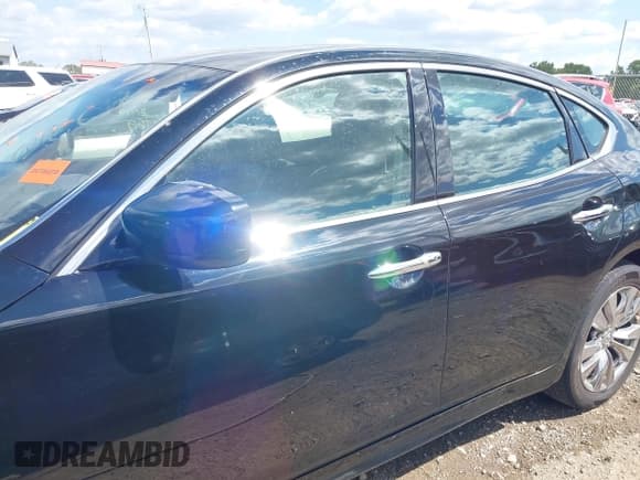 ✅ 2012 Infiniti M • VIN: JN1BY1AR4CM396566 • Lot: 43066769. Wystawiony na IAAI z przebiegiem 131 835 mil. Bezpłatny archiwum sprzedaży aukcyjnych z USA i szczegółowy raport historii pojazdu na DreamBid. Zdjęcie 14.