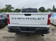 ✅ 2024 Chevrolet Silverado 2500HD Custom • VIN: 2GC4YME72R1211032 • Лот: 69109005. Опубликован ранее на Copart с пробегом 9 099 миль. Бесплатный доступ к архиву аукционных продаж из США и подробный отчёт об истории автомобиля на DreamBid. Изображение 6.