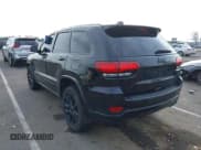 ✅ 2018 Jeep Grand Cherokee Altitude • VIN: 1C4RJFAG2JC469450 • Lot: 43899678. Wystawiony na IAAI z przebiegiem 78 954 mil. Bezpłatny archiwum sprzedaży aukcyjnych z USA i szczegółowy raport historii pojazdu na DreamBid. Zdjęcie 3.