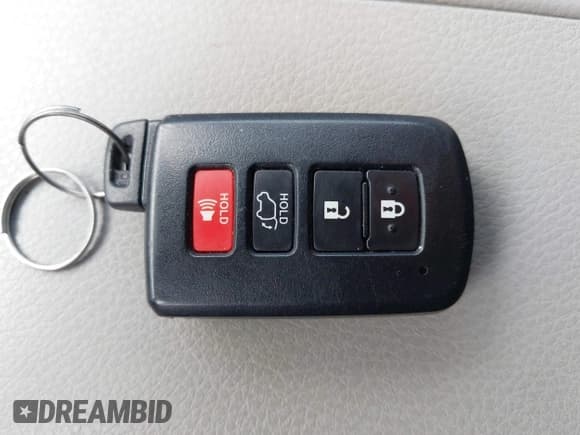 ✅ 2018 Toyota Highlander SE • VIN: 5TDJZRFH1JS817410 • Lot: 43616481. Listed on IAAI with 103,733 mi. Free auction sales archive from the USA and detailed vehicle history report at DreamBid. Image 11.