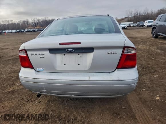 ✅ 2006 Ford Focus S • VIN: 1FAHP34NX6W164664 • Lot: 96550725. Listed on Copart with 172,702 mi. Free auction sales archive from the USA and detailed vehicle history report at DreamBid. Image 6.