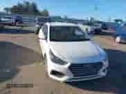 2019 Hyundai Accent SE z VIN 3KPC24A30KE042153, wystawiony jako IAAI lot #43367466 z przebiegiem 114 895 mil mil oraz . Historia ofert i sprzedaży dostępna na DreamBid. Obrazek 1.