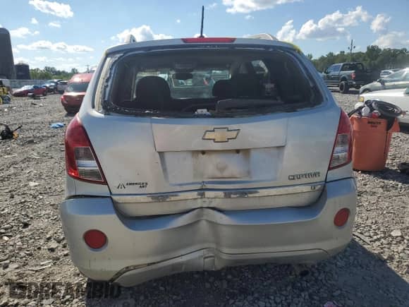 ✅ 2015 Chevrolet Captiva Sport LT • VIN: 3GNAL3EK8FS517773 • Лот: 70462734. Размещён на Copart с пробегом 117 476 миль миль. Получите бесплатный доступ к архиву аукционных продаж из США и посмотрите подробный отчёт об истории автомобиля на DreamBid. Изображение 6.