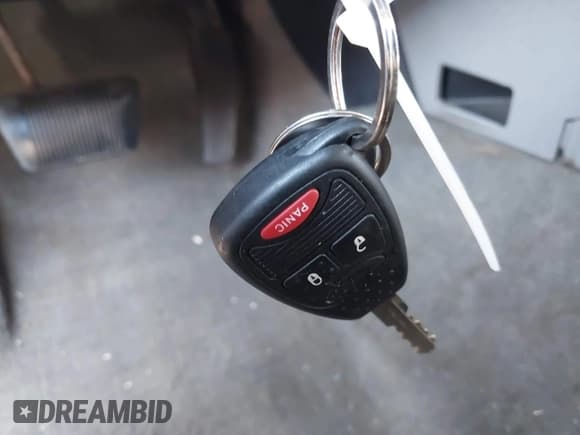 ✅ 2006 Jeep Commander • VIN: 1J8HG48K06C104967 • Lot: 43535318. Listed on IAAI with 289,456 mi. Free auction sales archive from the USA and detailed vehicle history report at DreamBid. Image 11.