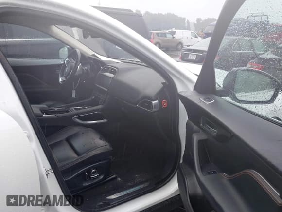 ✅ 2019 Jaguar F-Pace 25t Prestige • VIN: SADCK2GX3KA394178 • Lot: 43331006. Wystawiony na IAAI z przebiegiem 86 183 mil. Bezpłatny archiwum sprzedaży aukcyjnych z USA i szczegółowy raport historii pojazdu na DreamBid. Zdjęcie 5.