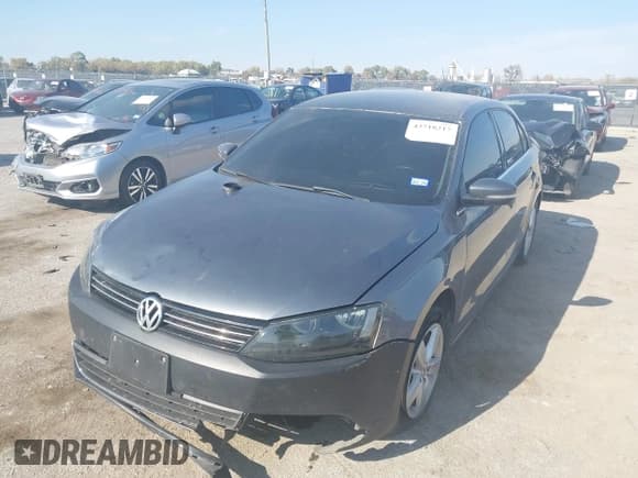 ✅ 2013 Volkswagen Jetta TDI w/Premium/Nav • VIN: 3VWLL7AJ5DM439585 • Lot: 43718217. Wystawiony na IAAI z przebiegiem 132 401 mil. Bezpłatny archiwum sprzedaży aukcyjnych z USA i szczegółowy raport historii pojazdu na DreamBid. Zdjęcie 2.