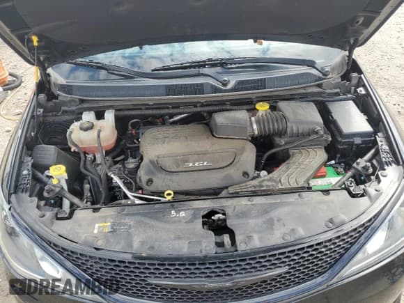 ✅ 2018 Chrysler Pacifica Touring • VIN: 2C4RC1DG9JR125291 • Лот: 55147165. Опубликован ранее на Copart с пробегом 96 073 миль. Бесплатный доступ к архиву аукционных продаж из США и подробный отчёт об истории автомобиля на DreamBid. Изображение 12.