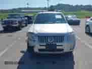 2010 Mercury Mariner z VIN 4M2CN8B7XAKJ25773, wystawiony jako IAAI lot #42807159 z przebiegiem 125 268 mil mil oraz . Historia ofert i sprzedaży dostępna na DreamBid. Obrazek 11.