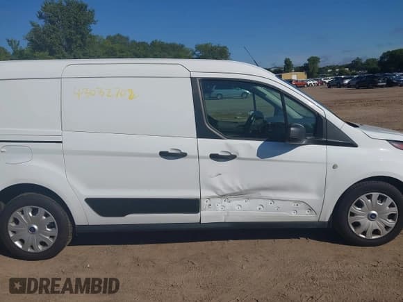 ✅ 2020 Ford Transit Connect XL • VIN: NM0LS7E29L1456939 • Lot: 43032702. Wystawiony na IAAI z przebiegiem 50 686 mil. Bezpłatny archiwum sprzedaży aukcyjnych z USA i szczegółowy raport historii pojazdu na DreamBid. Zdjęcie 13.