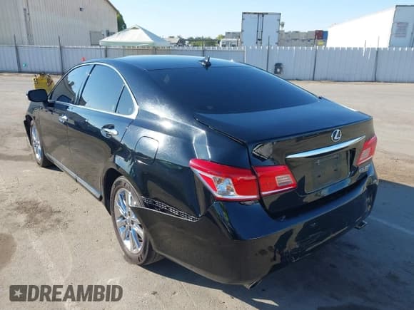✅ 2011 Lexus ES 330 • VIN: JTHBK1EG7B2424425 • Lot: 42968933. Wystawiony na IAAI z przebiegiem 124 673 mil. Bezpłatny archiwum sprzedaży aukcyjnych z USA i szczegółowy raport historii pojazdu na DreamBid. Zdjęcie 3.