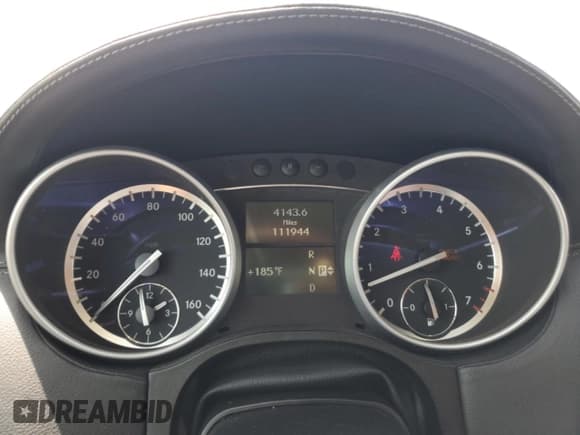 ✅ 2010 Mercedes-Benz GL 550 • VIN: 4JGBF8GE9AA624166 • Lot: 64604865. Wystawiony na Copart z przebiegiem 111 944 mil. Bezpłatny archiwum sprzedaży aukcyjnych z USA i szczegółowy raport historii pojazdu na DreamBid. Zdjęcie 9.