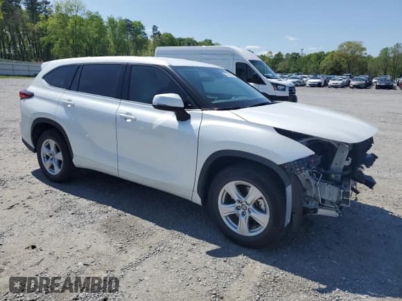 ✅ 2022 Toyota Highlander Hybrid LE • VIN: 5TDZARAH0NS516943 • Lot: 52202305. Wystawiony na Copart z przebiegiem 39 889 mil. Bezpłatny archiwum sprzedaży aukcyjnych z USA i szczegółowy raport historii pojazdu na DreamBid. Zdjęcie 4.