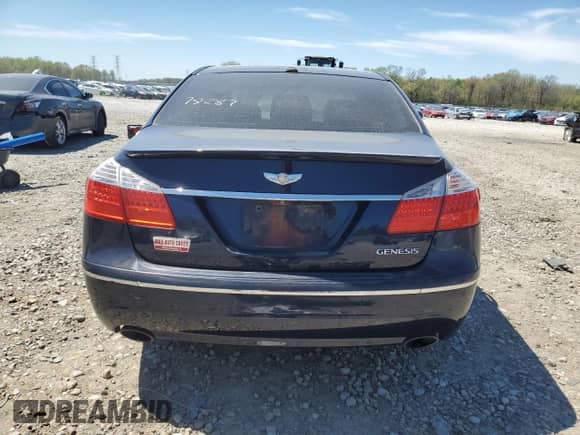 2009 Hyundai Genesis z VIN KMHGC46E09U058000, wystawiony jako Copart lot #49800664 z przebiegiem 150 150 mil mil oraz Szkoda całkowita • Salvage title. Historia ofert i sprzedaży dostępna na DreamBid. Obrazek 6.