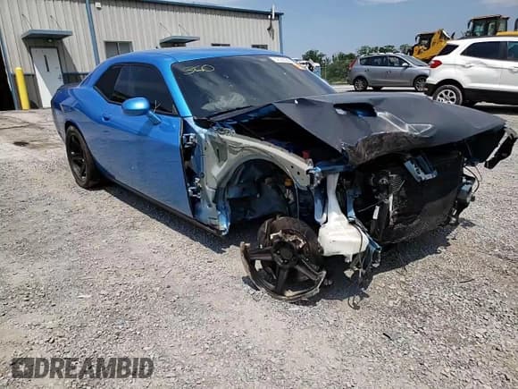 ✅ 2018 Dodge Challenger R/T Scat Pack • VIN: 2C3CDZFJ6JH327932 • Lot: 59586384. Wystawiony na Copart z przebiegiem 63 058 mil. Bezpłatny archiwum sprzedaży aukcyjnych z USA i szczegółowy raport historii pojazdu na DreamBid. Zdjęcie 11.