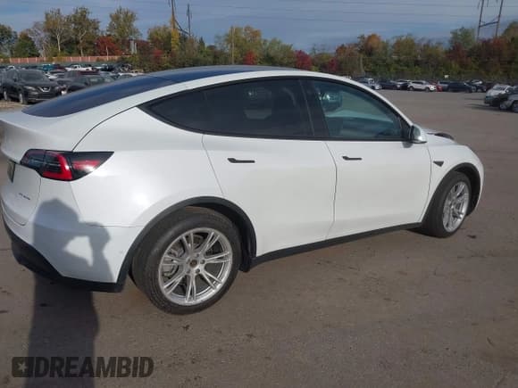 ✅ 2021 Tesla Model Y Long Range • VIN: 5YJYGDEE0MF072463 • Лот: 43469109. Опубликован ранее на IAAI с пробегом 100 051 миль. Бесплатный доступ к архиву аукционных продаж из США и подробный отчёт об истории автомобиля на DreamBid. Изображение 4.