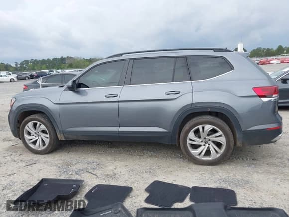✅ 2023 Volkswagen Atlas SE • VIN: 1V2JP2CA9PC552717 • Lot: 41906799. Listed on IAAI with 2,336 mi. Free auction sales archive from the USA and detailed vehicle history report at DreamBid. Image 14.