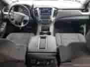 2020 Chevrolet Suburban LS z VIN 1GNSCGKC1LR224935, wystawiony jako Copart lot #69923135 z przebiegiem 60 176 mil mil oraz Szkoda całkowita • Salvage title. Historia ofert i sprzedaży dostępna na DreamBid. Obrazek 8.