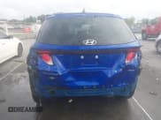 ✅ 2022 Hyundai Tucson SE • VIN: 5NMJACAE5NH070159 • Lot: 43309514. Wystawiony na IAAI z przebiegiem 77 621 mil. Bezpłatny archiwum sprzedaży aukcyjnych z USA i szczegółowy raport historii pojazdu na DreamBid. Zdjęcie 6.