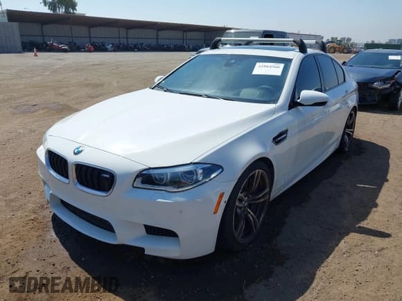 ✅ 2014 BMW M5 • VIN: WBSFV9C56ED097401 • Lot: 42864566. Wystawiony na IAAI z przebiegiem 92 642 mil. Bezpłatny archiwum sprzedaży aukcyjnych z USA i szczegółowy raport historii pojazdu na DreamBid. Zdjęcie 2.