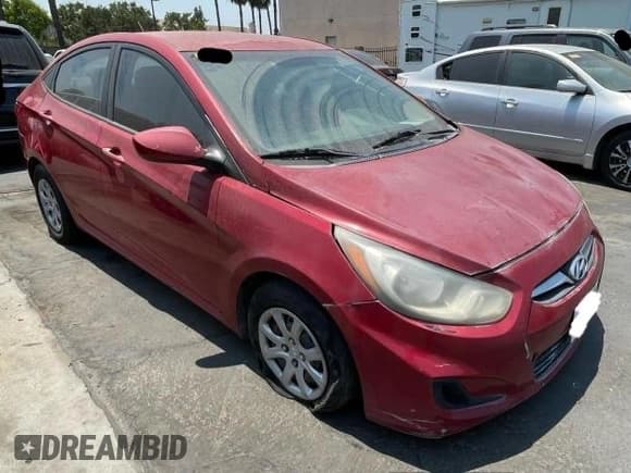 ✅ 2013 Hyundai Accent GLS • VIN: KMHCT4AEXDU356150 • Lot: 47502275. Wystawiony na Copart z przebiegiem 144 114 mil. Bezpłatny archiwum sprzedaży aukcyjnych z USA i szczegółowy raport historii pojazdu na DreamBid. Zdjęcie 1.