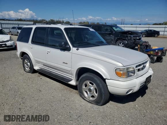 ✅ 2001 Ford Explorer • VIN: 1FMZU75E01ZA54089 • Lot: 71721185. Wystawiony na Copart z przebiegiem 252 194 mil. Bezpłatny archiwum sprzedaży aukcyjnych z USA i szczegółowy raport historii pojazdu na DreamBid. Zdjęcie 4.