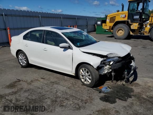 ✅ 2011 Volkswagen Jetta SE • VIN: 3VWDZ7AJ5BM324355 • Lot: 83824055. Wystawiony na Copart z przebiegiem 216 827 mil. Bezpłatny archiwum sprzedaży aukcyjnych z USA i szczegółowy raport historii pojazdu na DreamBid. Zdjęcie 4.