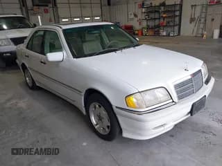 ✅ 1998 Mercedes-Benz C 230/260/280/320 • VIN: WDBHA23G4WA593965 • Lot: 42104578. Wystawiony na IAAI z przebiegiem 268 327 mil. Bezpłatny archiwum sprzedaży aukcyjnych z USA i szczegółowy raport historii pojazdu na DreamBid. Zdjęcie 1.